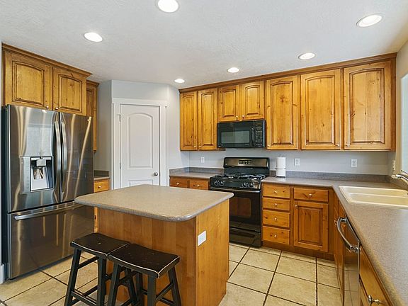 2nd image of 2886 W Shady Bend Ln
