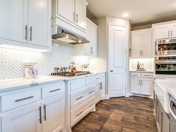 3rd image of 2908 Greenhigh Ln