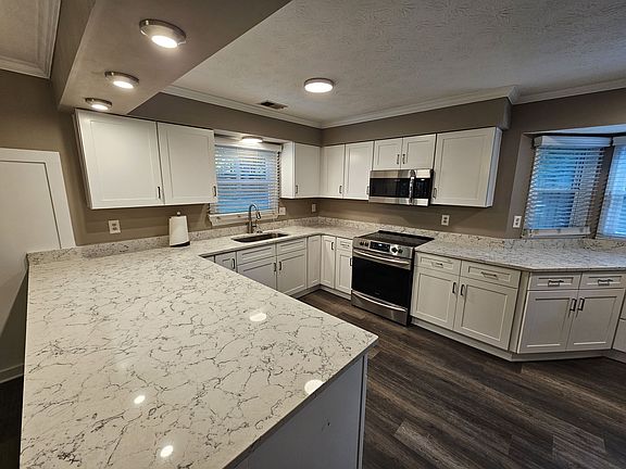 4th image of 216 Hedgewood Ct