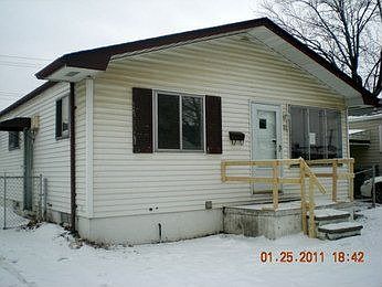 1st image of 717 Cleophus Pkwy