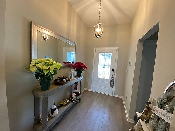 2nd image of 126 Chinquapin Dr