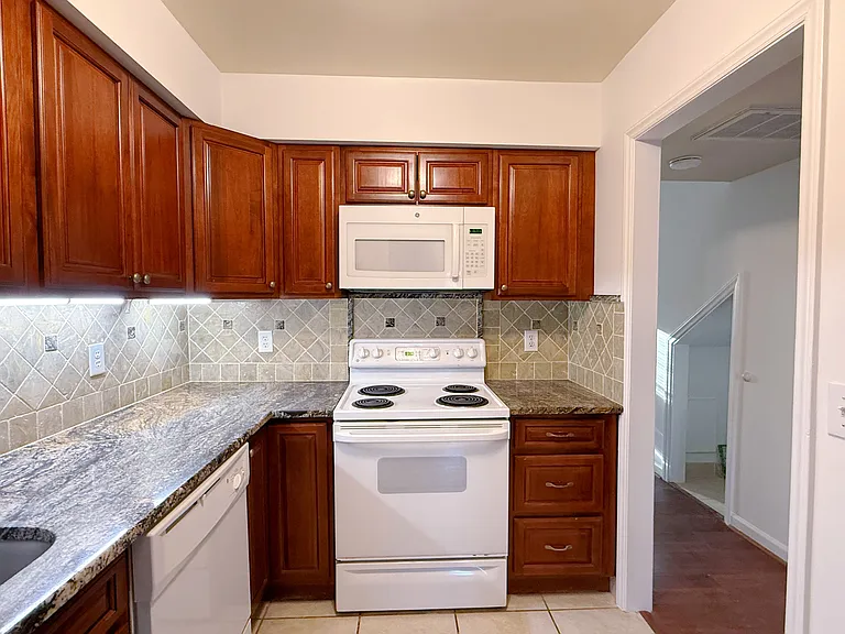 107 Cooper Glen Pl #G2 — Photo 6