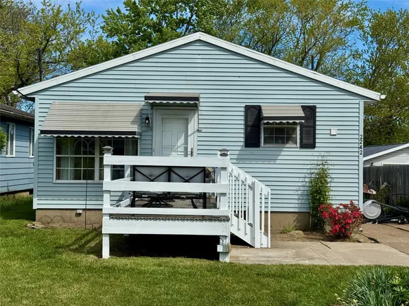 2242 Fairmount Pkwy, Erie, PA 16510