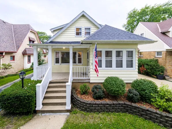 2555 N 72nd STREET, Wauwatosa, WI 53213