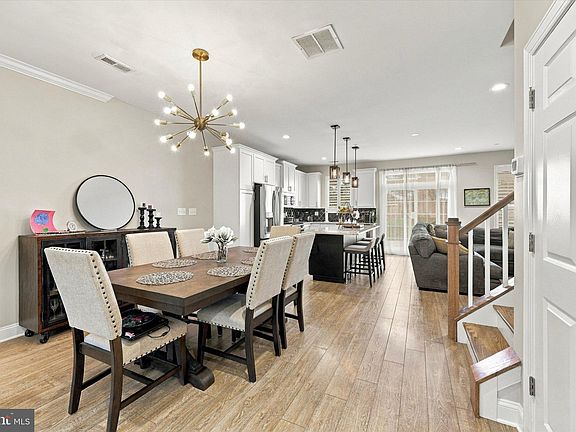 3rd image of 16728 River View Cir