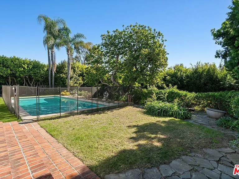 510 Toyopa Dr — Photo 29