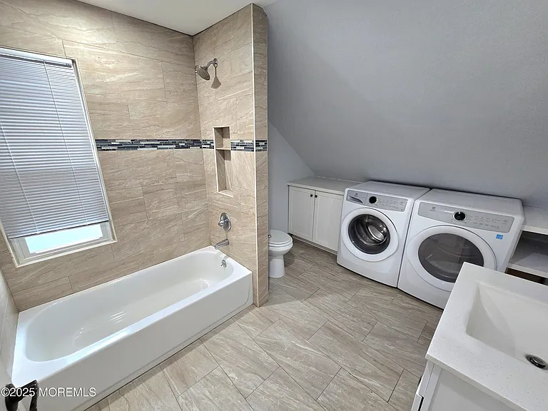 408 4th Ave #3 — Photo 4