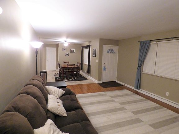 5th image of 10044 Lakepark Dr