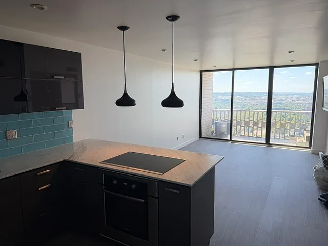 1 bed, 624 sqft, $1,300 — Photo 4