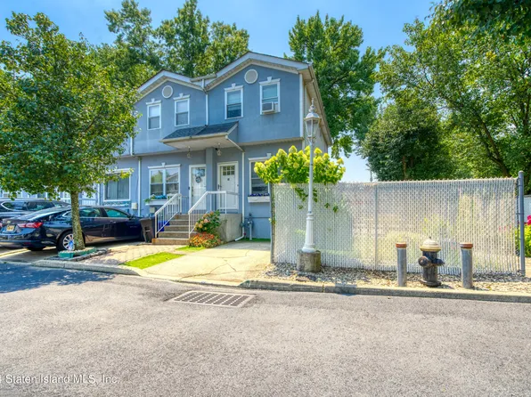 46 Crown Ct, Staten Island, NY 10312