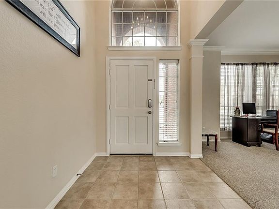 3rd image of 405 Heatherwood Dr