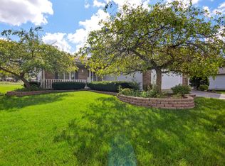3695 Kingsway Dr, Crown Point, IN 46307