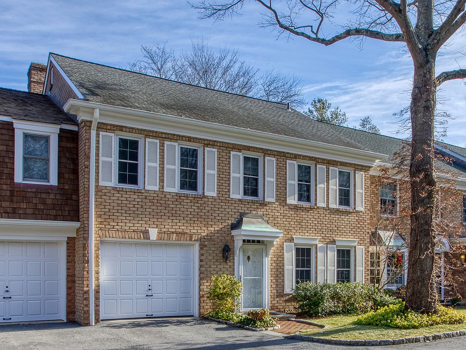 1st image of 9 Valley Dr Unit 9