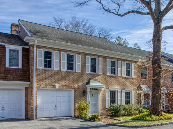 9 Valley Dr Unit 9, Greenwich, CT 06831