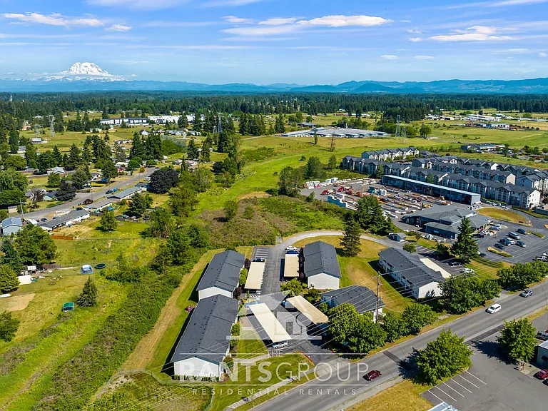 Yelm Creek Apartments — Photo 28