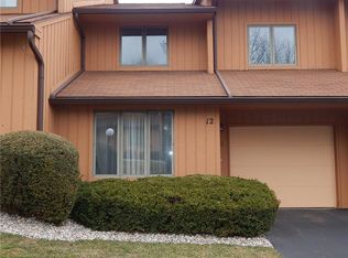 12 Spring Hl, Fairport, NY 14450
