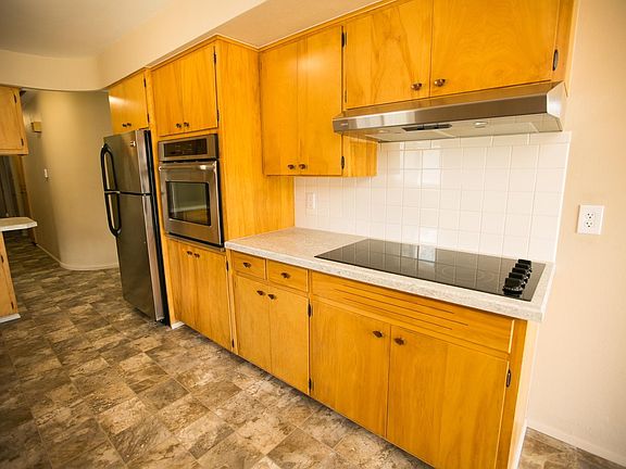 3rd image of 3440 Skyline Dr #A