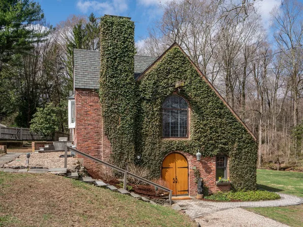 25 Old Mill Lane, West Hartford, CT 06107