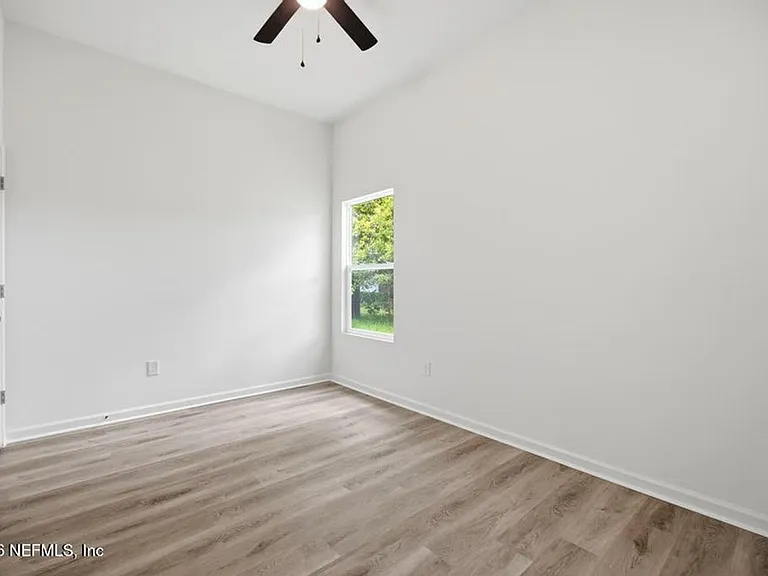 12164 Lyons St — Photo 13