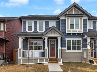 43 E Sunrise Way, Cochrane, AB T4C 2S3