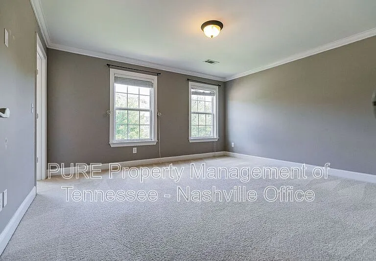 1214 Broadmoor Cir — Photo 35