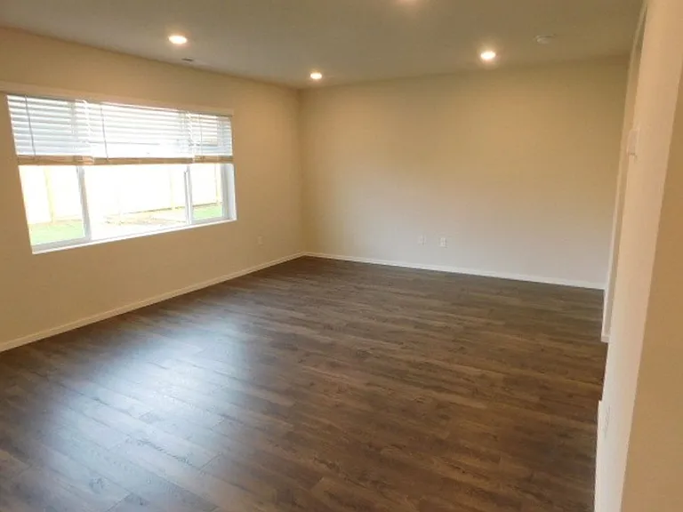 4737 Navigation Ave NE — Photo 4