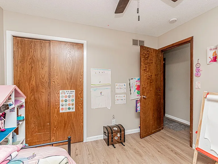 1011 Skyline Dr — Photo 26