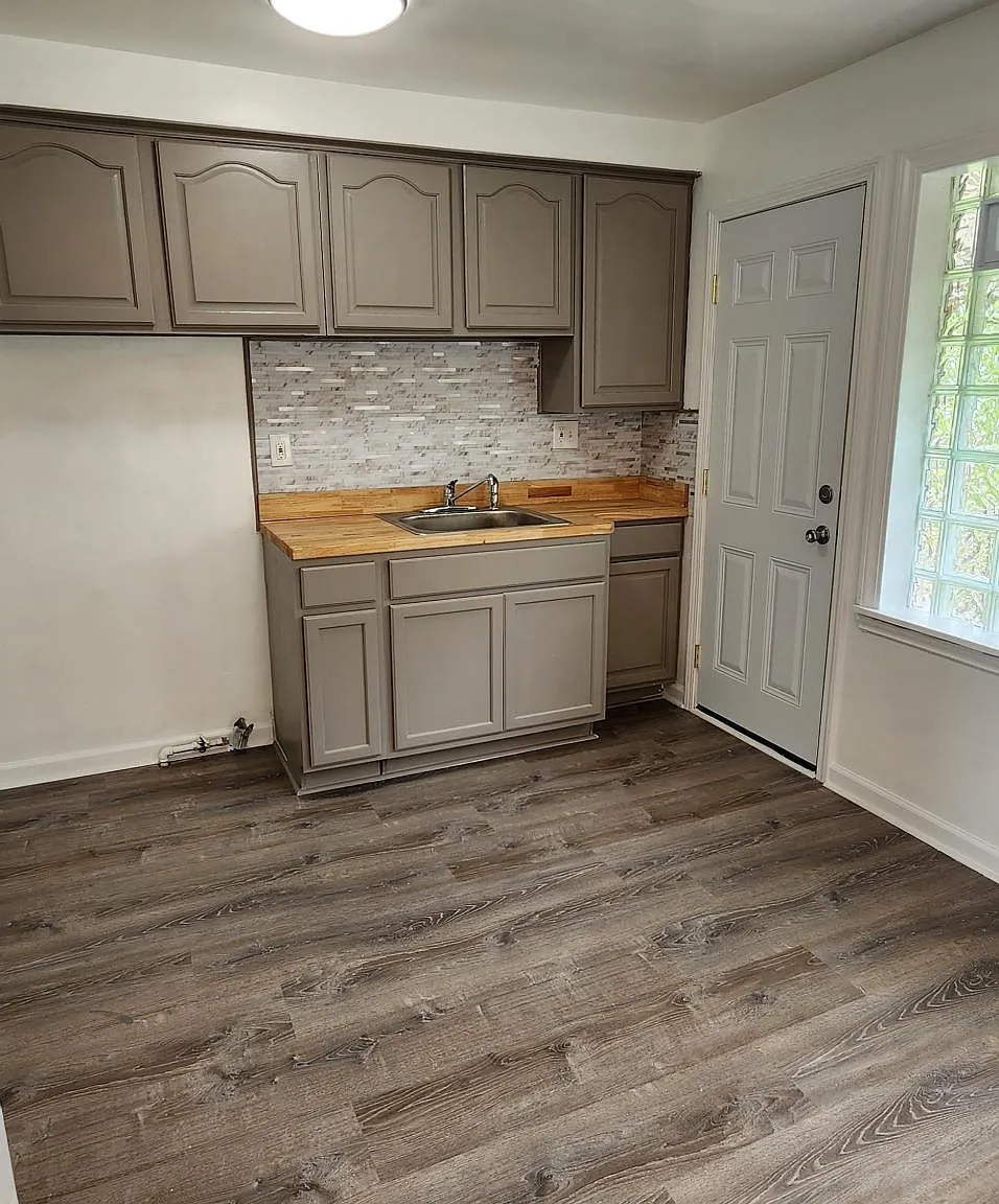2 bed, 1100 sqft, $1,150 — Photo 2