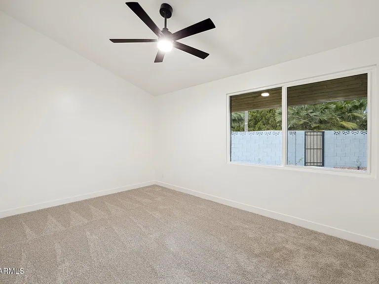 1216 W Rovey Ave — Photo 24