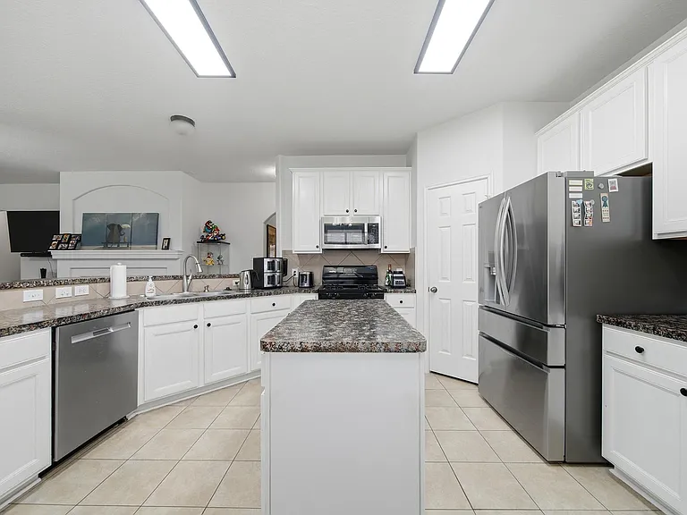 321 Preston Ln — Photo 11