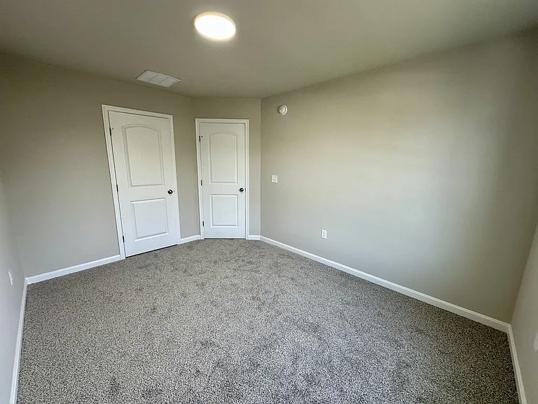 226 Rojan Rd — Photo 22