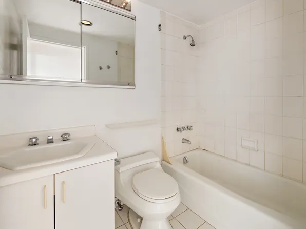 252 West 17th Street 8A image 9 of 10