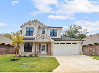 3014 Royal Garden Rd, Tyler, TX 75701