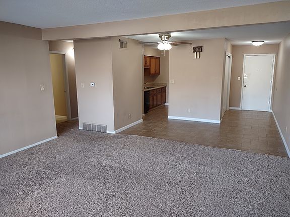3rd image of 306 29th Street Dr SE #204