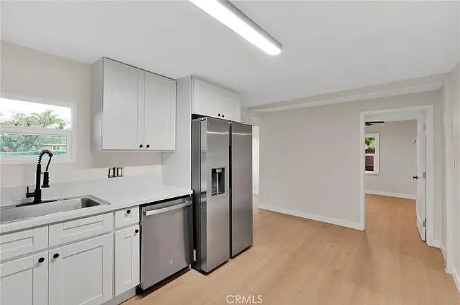 2 bed, 750 sqft, $2,500 — Photo 2