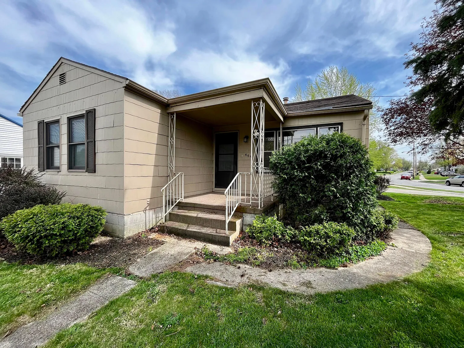 445 Bellefontaine Ave photo 1