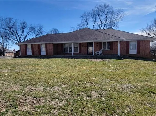 538 Brown Circle Dr, Osawatomie, KS 66064