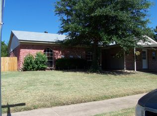 7201 Astoria Ct, Watauga, TX 76148