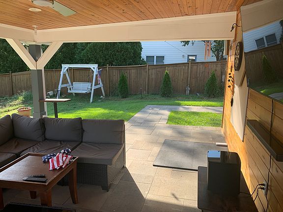 5th image of 6045 Glenridge Dr