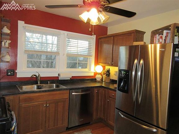 5th image of 2618 N Cascade Ave