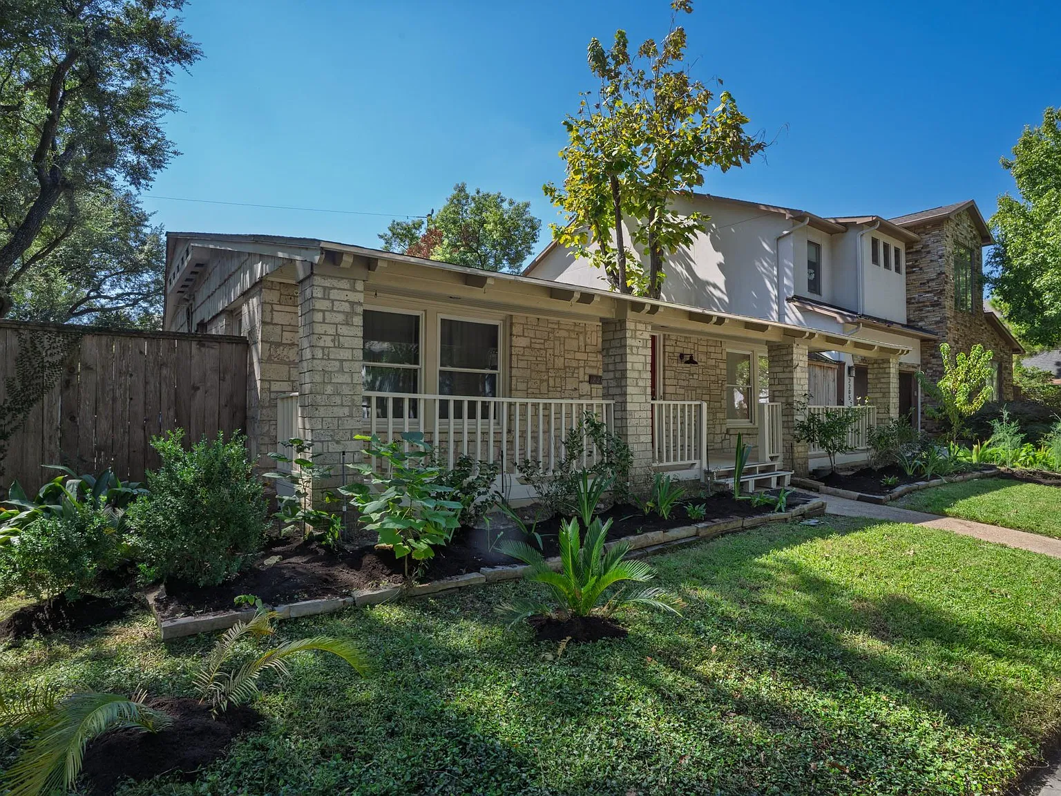 4 bed, 3.5 bath, 2339 sqft, $3,000 — Photo 3