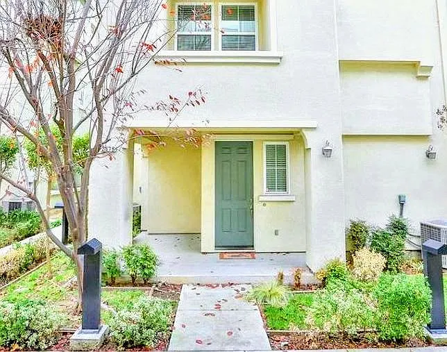 2576 Heron Ct — Photo 1