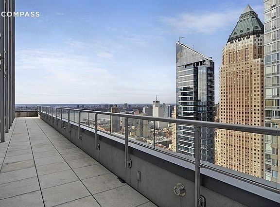 5th image of 247 W 46th St APT 3701