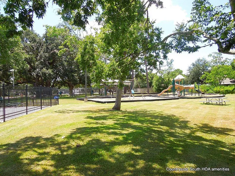 5610 Country Green St — Photo 20