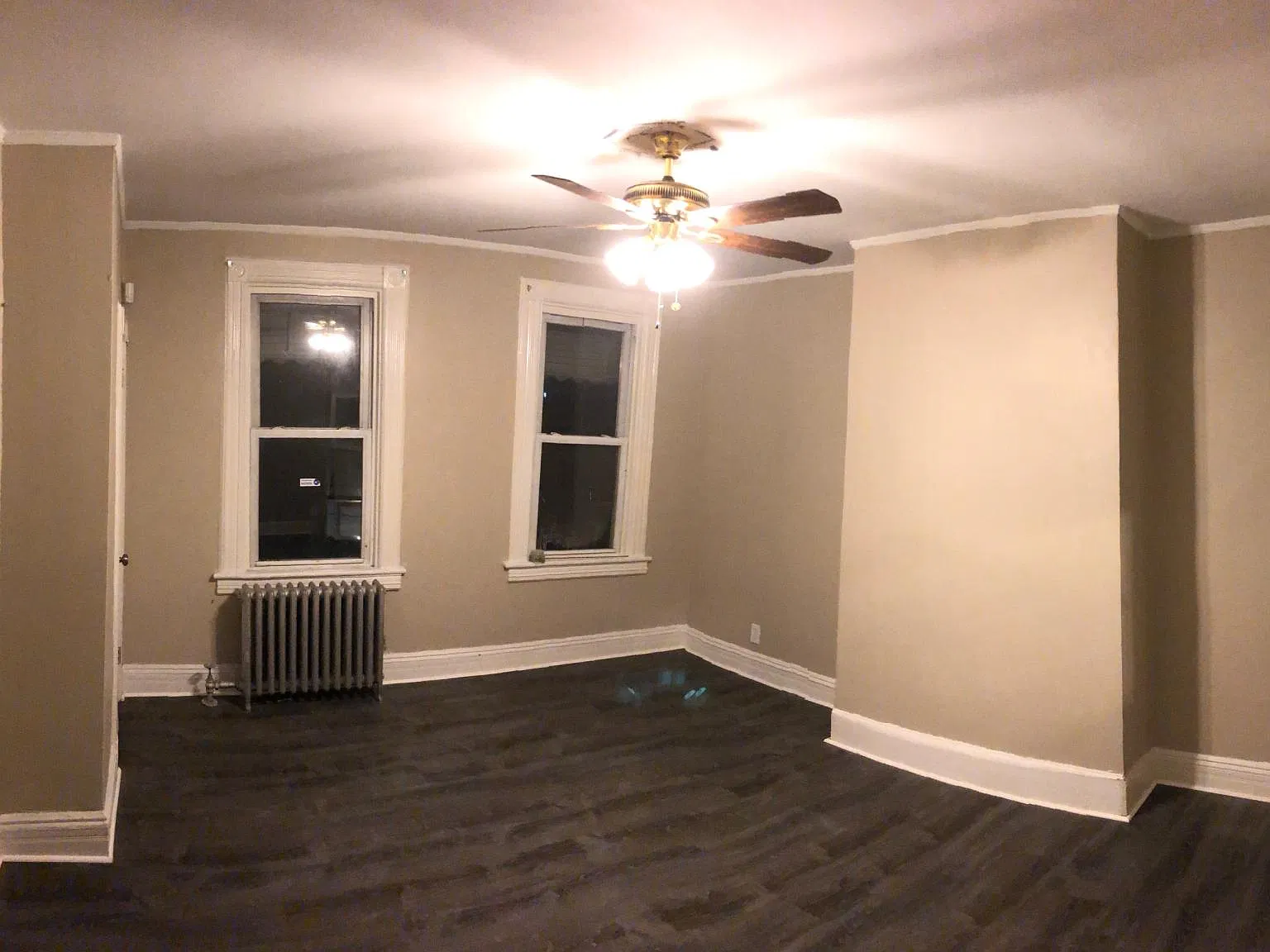 3 bed, 900 sqft, $2,200 — Photo 2