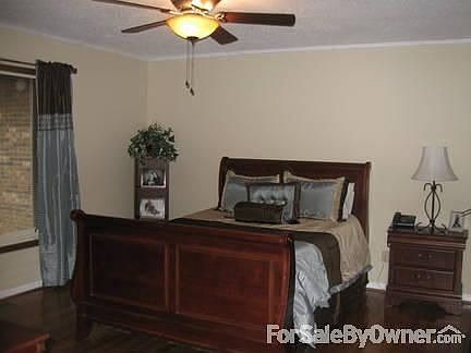 4th image of 180 Jamie Dr