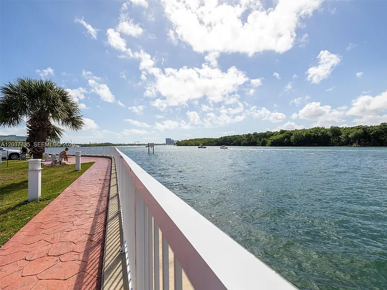 500 Bayview Dr #1520 — Photo 17