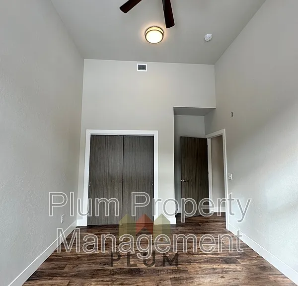 425 Michigan Ave #107 — Photo 18