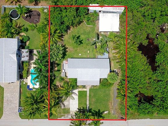 2nd image of 19421 Canal Dr