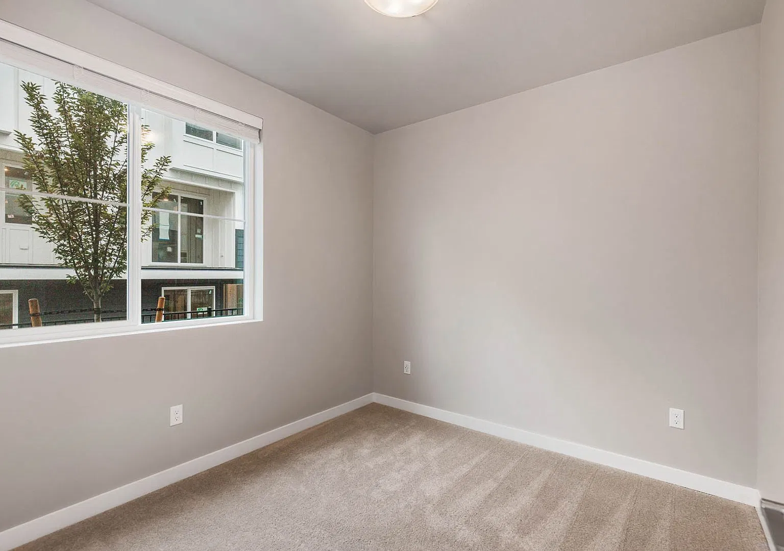 Brand-New 3-Bedroom Maltby Home with Dual Primary Suites & Covered Outdoor Living — Photo 2